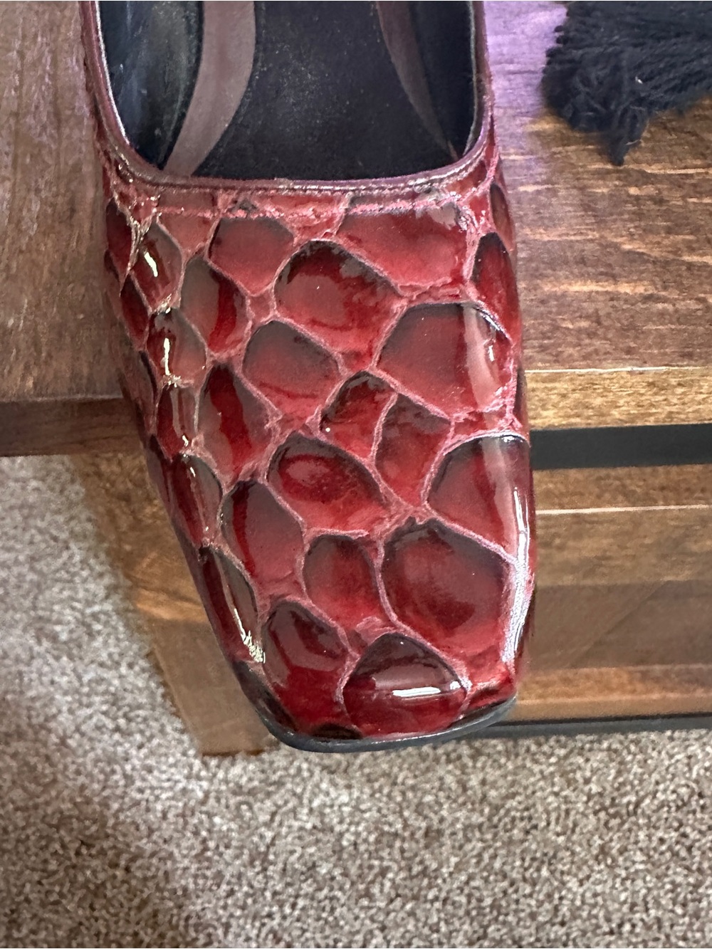 AEROSOLES Deep Burgundy Croc-Embossed Pumps 7.5 - Picture 6 of 14